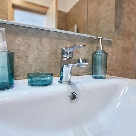 Promenada 2 Navodari