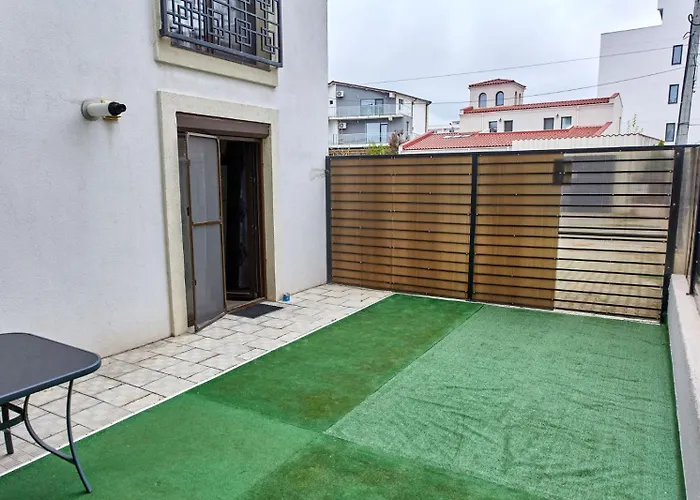 公寓 Promenada 2 *